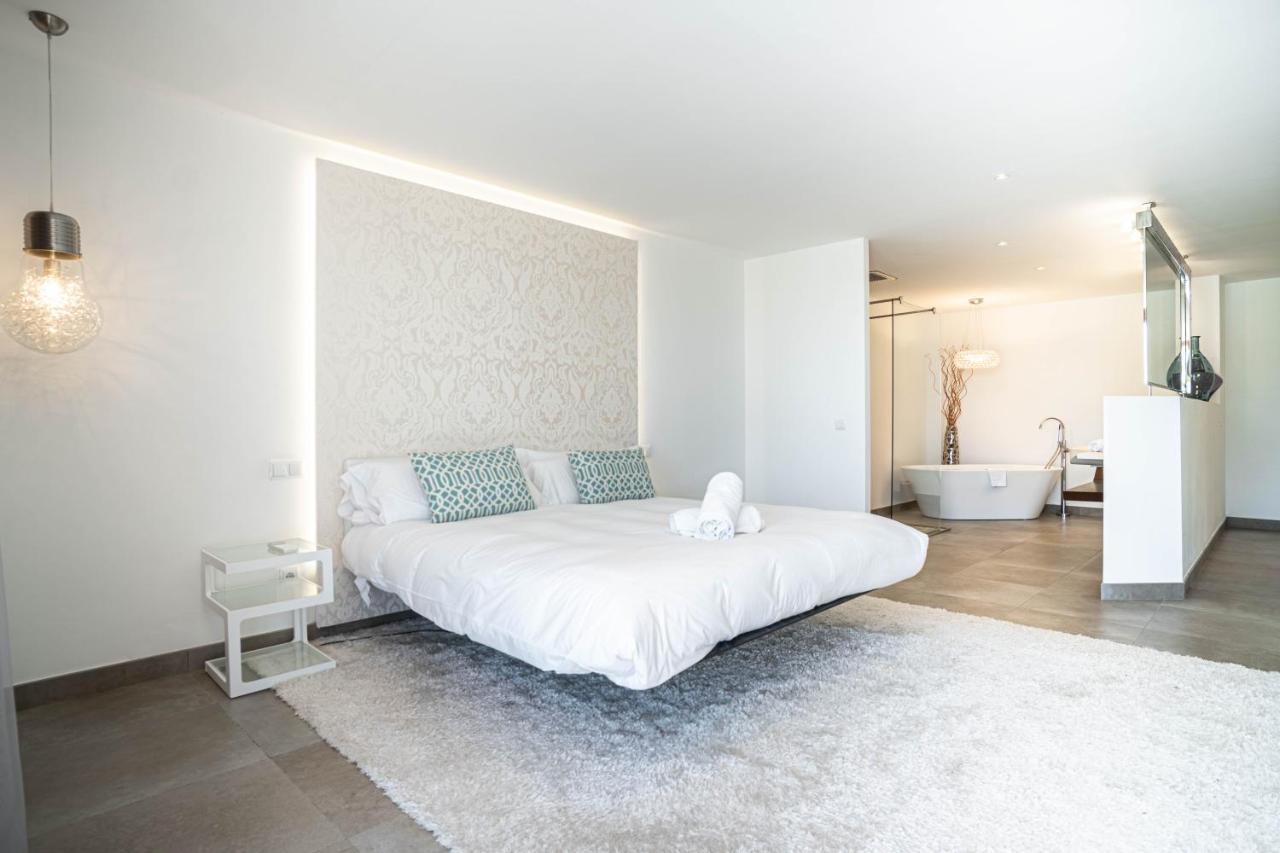 Grand Terrace Apartment In Puerto De Alcudia Eksteriør billede